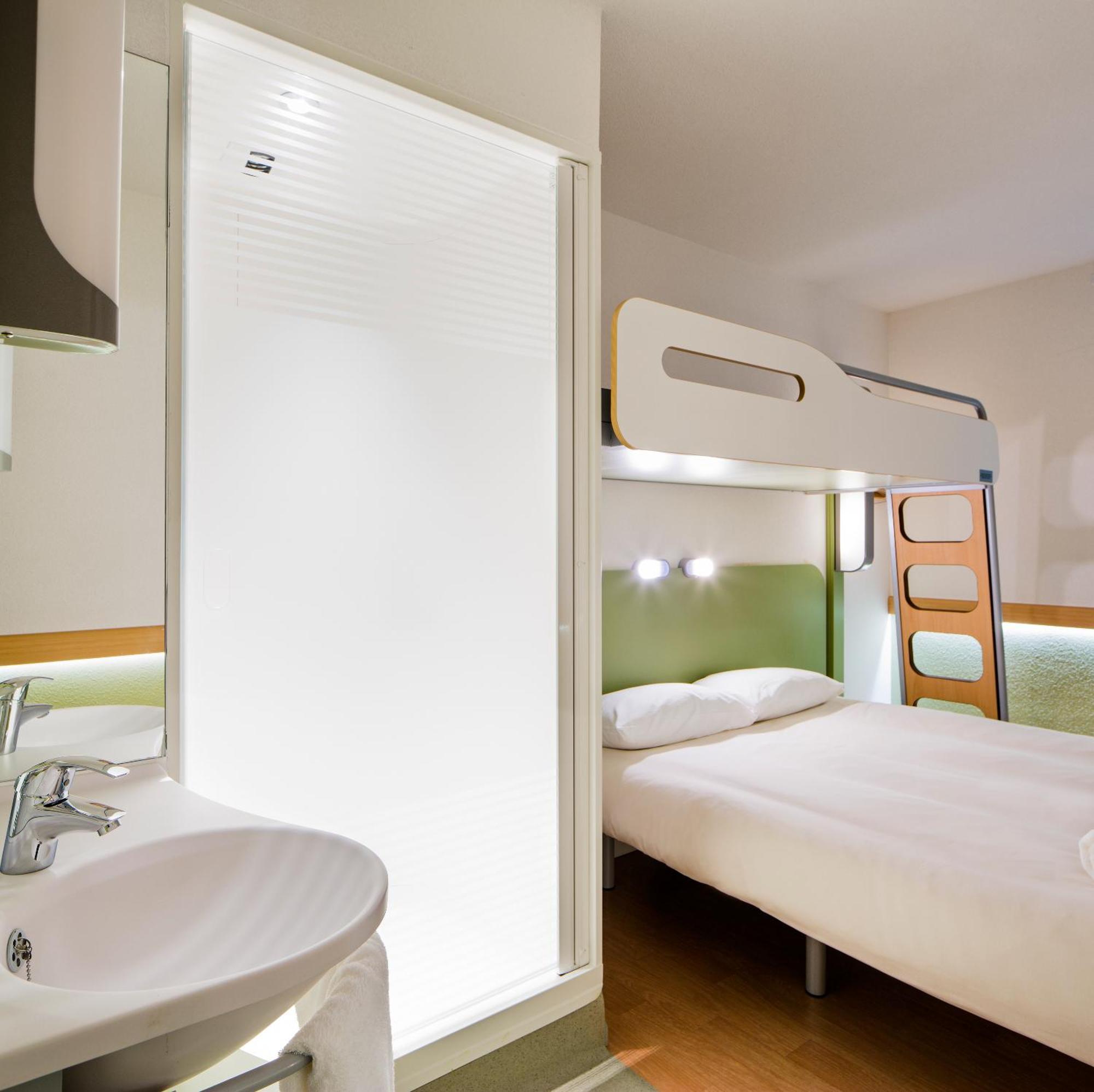 Ibis Budget Muenchen Putzbrunn Exterior foto