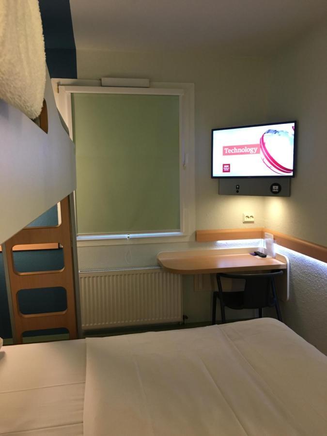 Ibis Budget Muenchen Putzbrunn Exterior foto